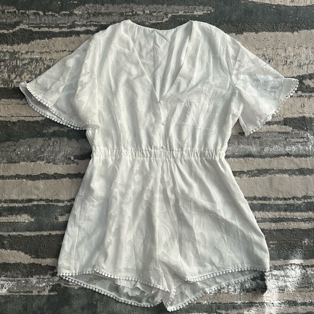 Floral jacquard Pom Pom short sleeve white romper XL